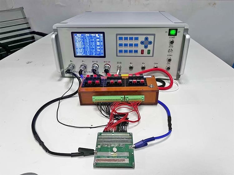 Entegre Bağımsız Senkron Kart için Masaüstü Tipi BMS Test Ekipmanı